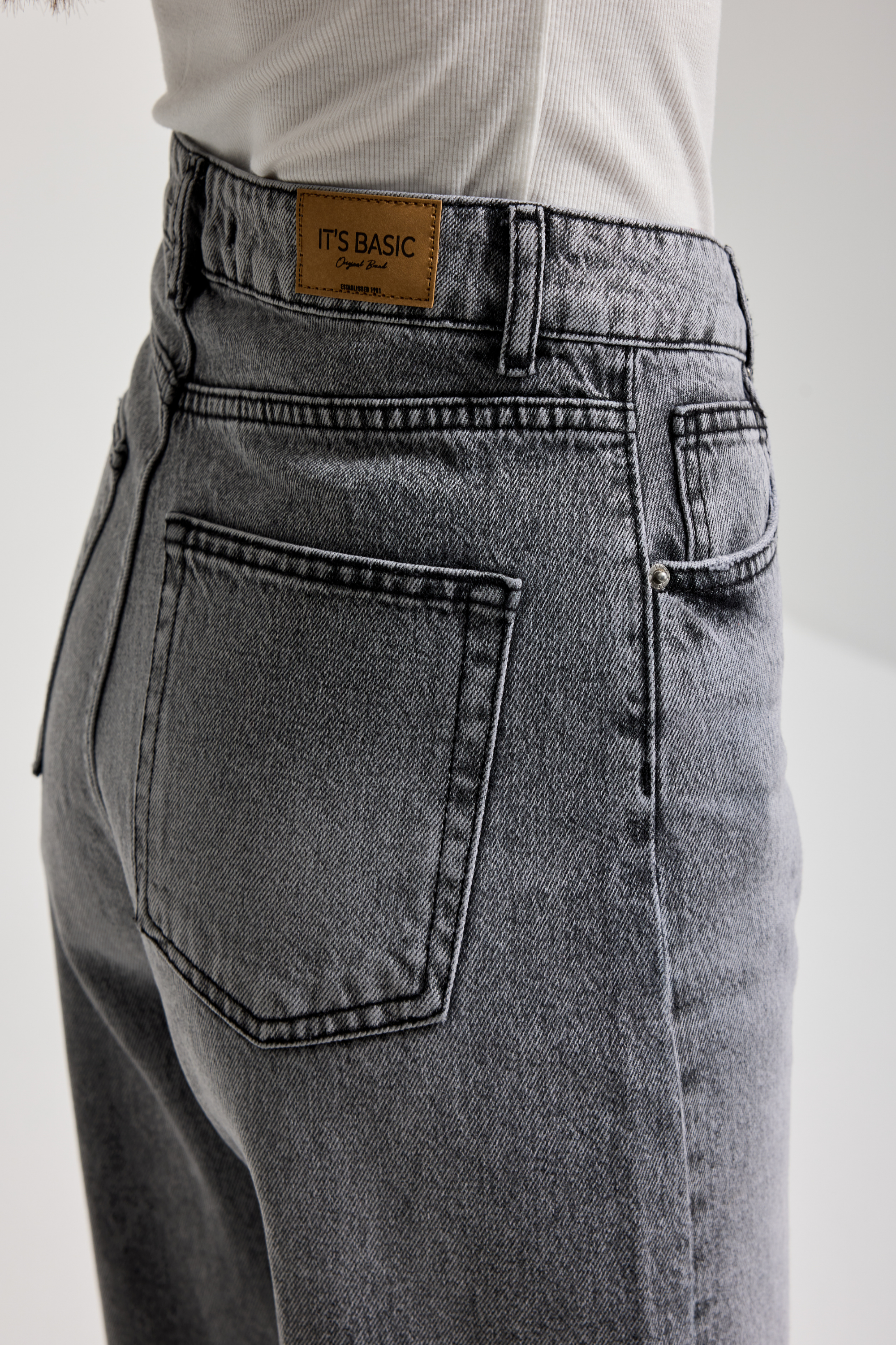 2477 Straight Fit Yüksek Bel Kadın Jean